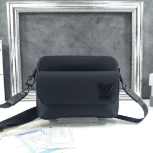 [국내배송]루이비통 M22482 패스트라인 메신저
