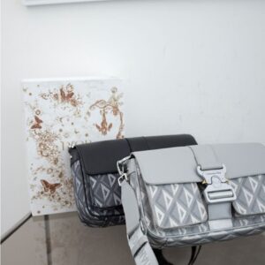 [국내배송]디올 [Christian Dior] 수입고급 Dior Hit The Road 미니 백