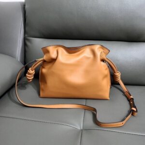 [국내배송]로에베 플라멩고 클러치백 브라운