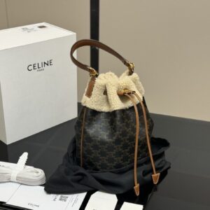 [국내배송]셀린느 24FW 시어링 클라라백