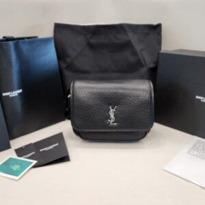 [국내배송]생로랑 블랙 스몰 그레인 카산드라 니키 메신저 백(최상위버전) 776611