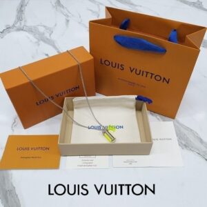 [국내배송]루이비통 모노그램 이클립스 참스 목걸이