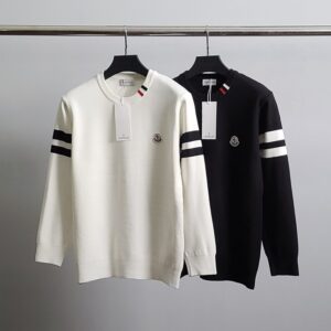 [국내배송]몽클레어 넥삼선 완장 라운드 니트